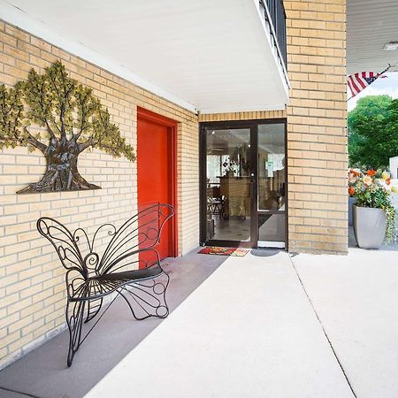 Days Inn By Wyndham Lake City Exterior photo