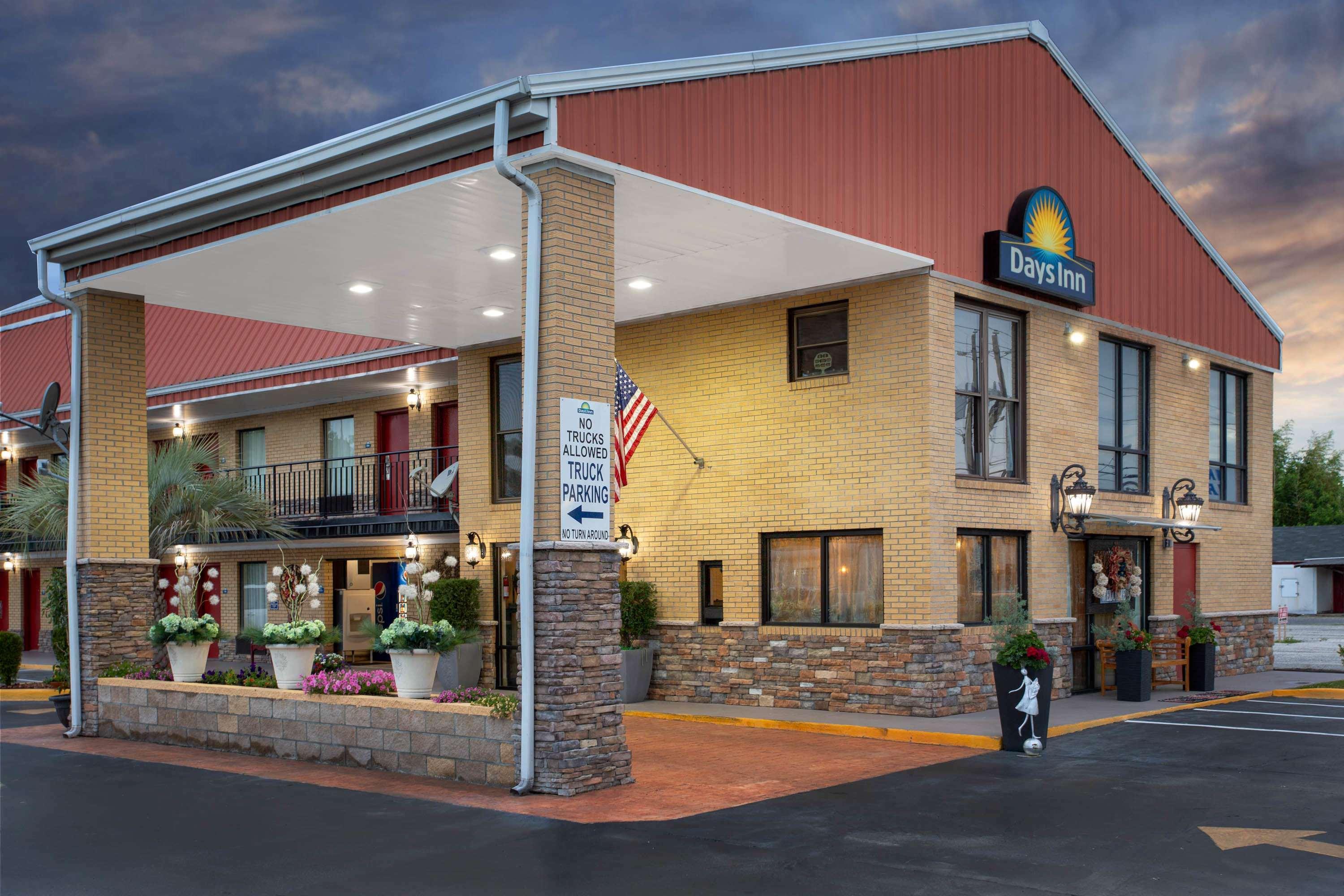 Days Inn By Wyndham Lake City Exterior photo